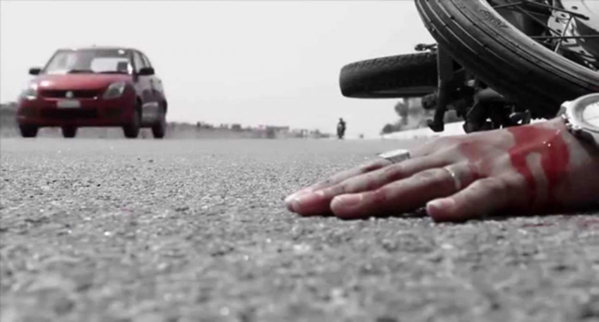 इंदौर में युवक सड़क की हादसे में मौत, रांग साइड से आ रहे बाइक सवारों ने मारी टक्कर, आरोपी फरार