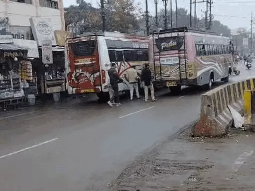 इंदौर में ड्राइवरों की हड़ताल तीसरे दिन खत्म, सुबह से दौड़ने लगे ट्रक-बसों के पहिए, दोपहर तक स्थिति पूरी तरह सामान्य