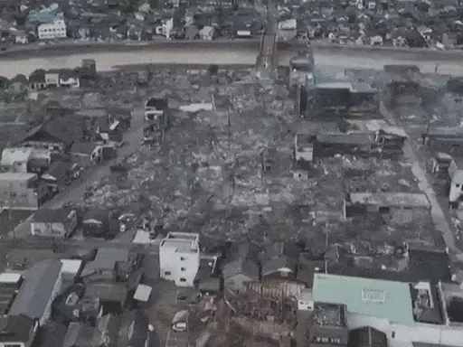 जापान में सुनामी और लैंडस्लाइड का खतरा, 7.6 तीव्रता के भूकंप के बाद 400 ऑफ्टरशॉक, अब तक 64 मौतें