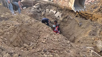 पानीपत में मिट्‌टी निकालते हुए बड़ा हादसा, मिट्‌टी खिसकने से 8 श्रमिक नीचे दबे, 2 की मौत