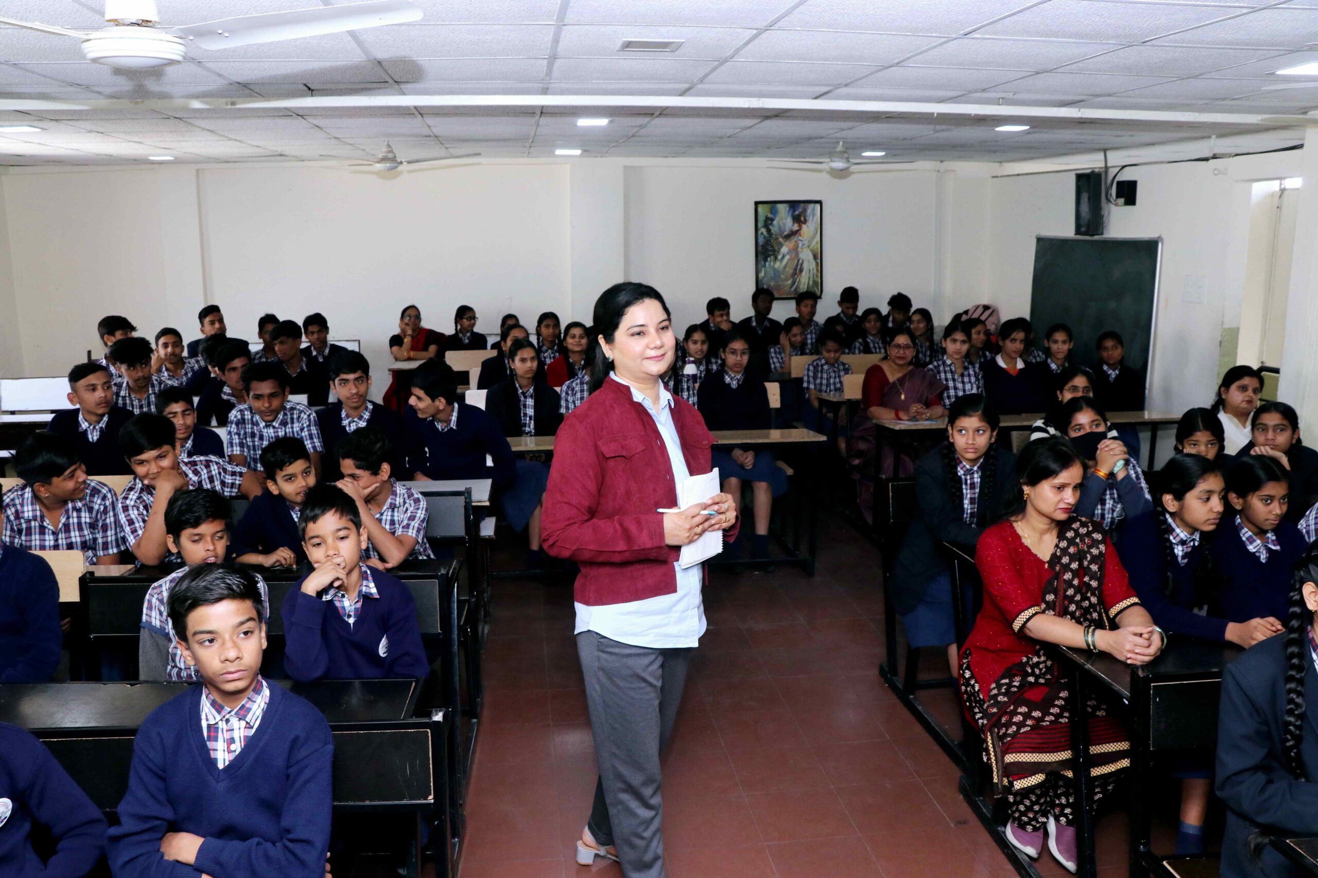 स्प्रिचुअल गाइड देवयानी हाड़ा ने हैंडलिंग एग्जाम स्ट्रेस पर की चर्चा, इंदौर में बच्चो को सिखाया फेलियर एक्सेप्ट करना