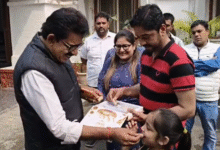 वीज़ा राहत के बाद पाकिस्तान से इंदौर पहुंचे परिवार और सांसद शंकर लालवानी