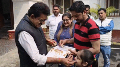 वीज़ा राहत के बाद पाकिस्तान से इंदौर पहुंचे परिवार और सांसद शंकर लालवानी