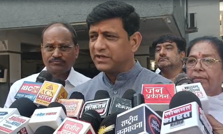 पुष्यमित्र भार्गव कांग्रेस पर हमला