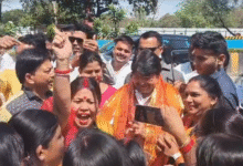 शतक फिल्म प्रदर्शन