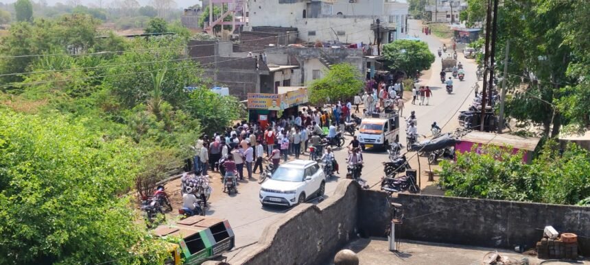 धार के गुजरी गांव में तेंदुआ घुसा, 6 लोग घायल