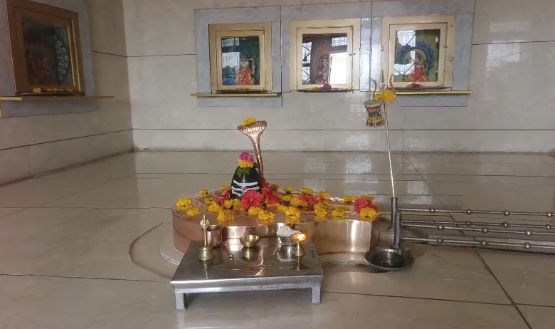 Siddheshwar Mahadev Mandir Ko Hatane Par Vivaad