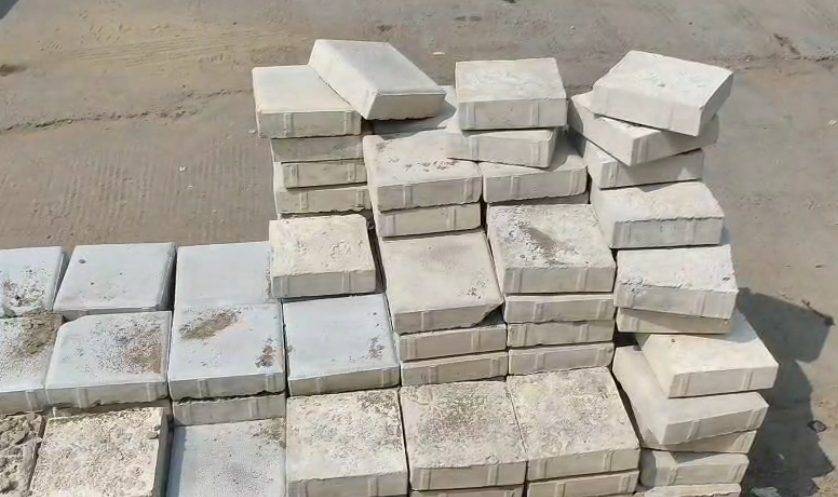 Indore Paver Block Controversy: Councillor Kunal Solanki ने Nagar Nigam पर लगाए पैसे बर्बाद करने के आरोप
