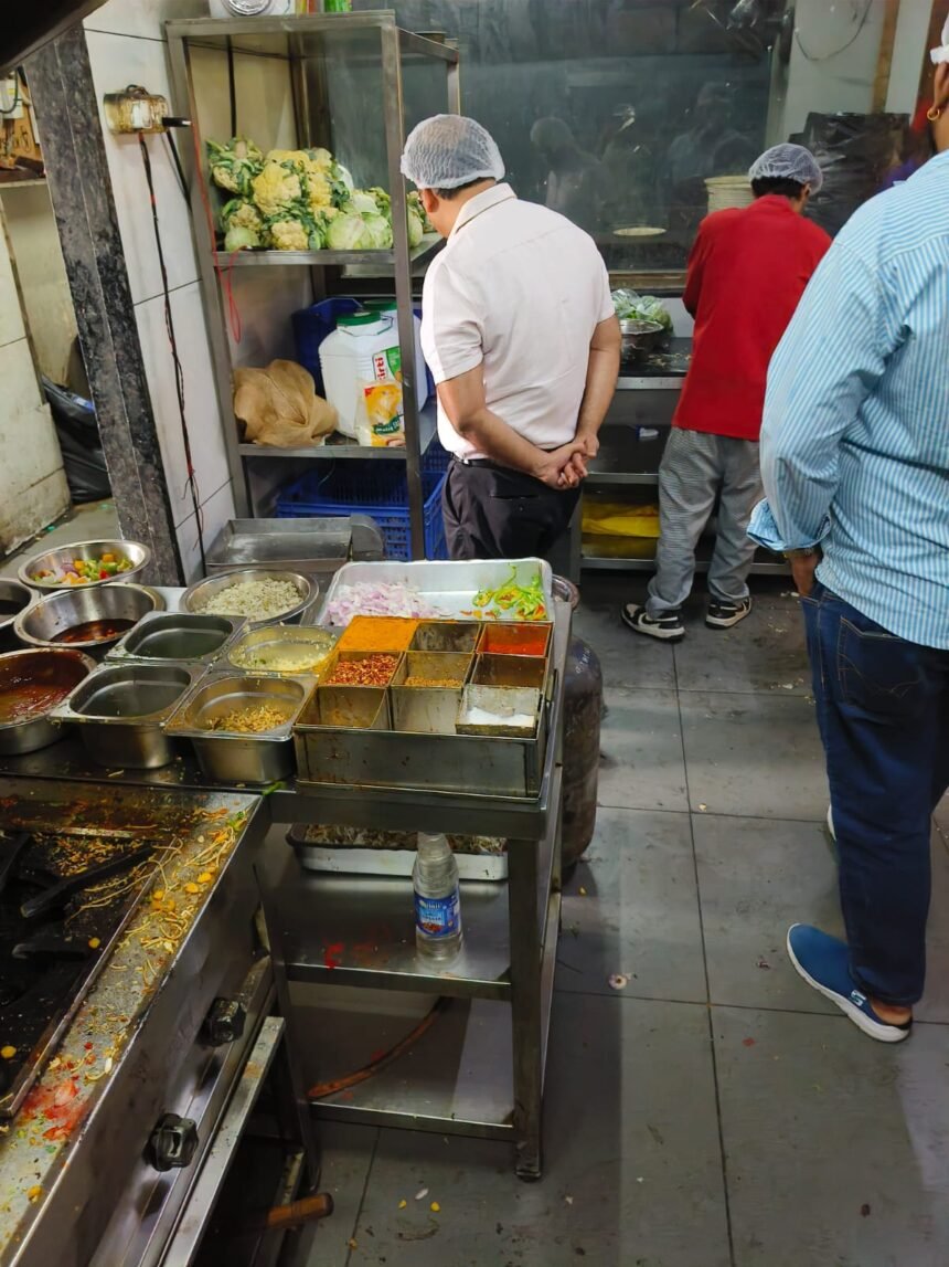 Indore Food Safety Action: Headley Pizza Restaurant में गंदगी और जले तेल पर कार्रवाई