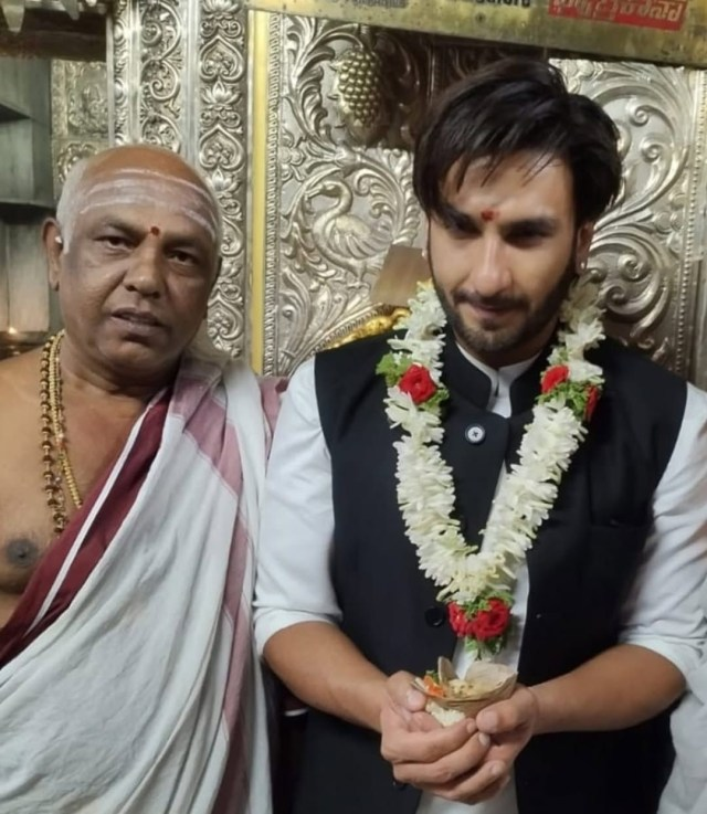 Ranveer Singh Kantara Controversy: Chamundeshwari Temple पहुंचे Actor, High Court Order के बाद किए दर्शन