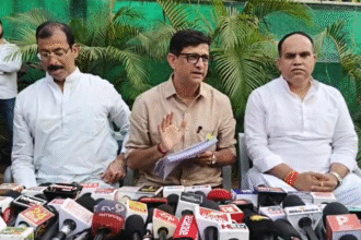 Indore Water Crisis Press Conference by Mayor Pushyamitra Bhargav responding to water quality report claims and discussing city water supply management in 2026