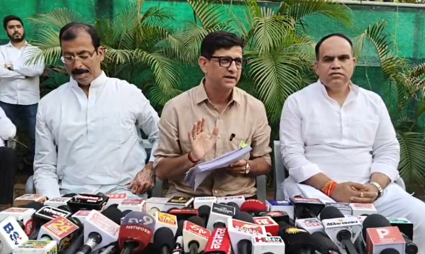 Indore Water Crisis Press Conference by Mayor Pushyamitra Bhargav responding to water quality report claims and discussing city water supply management in 2026