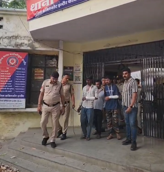 Indore Pardesipura Knife Attack Latest News showing police action in Janata Quarter where three accused were arrested in connection with a serious assault case.