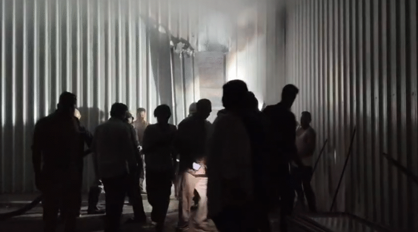 ndore Chandan Nagar Fire at Geeta Nagar Rani Palace with fire brigade operation controlling blaze in house and godown