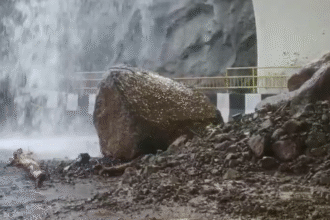 mumbai-pune expressway, mumbai-pune expressway landslide, maharashtra rain, khandala landslide, pune landslide, missing link project, heavy rain india, varandha ghat, bhor mahad road, expressway update, traffic update, maharashtra weather, india weather, landslide news, infrastructure news, tunnel project, rain alert, mumbai news, pune news, india latest news