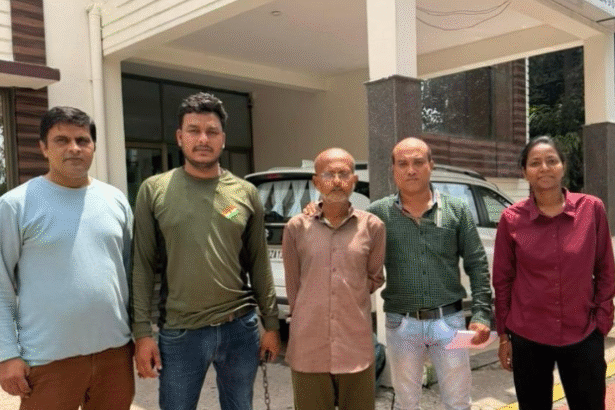 State Cyber Cell Indore द्वारा आरोपी की गिरफ्तारी की आधिकारिक तस्वीर।