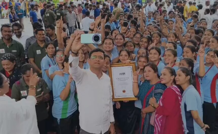 Indore Segregation Selfie विश्व रिकॉर्ड समारोह