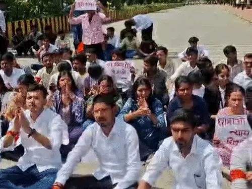 Indore DAVV Protest
